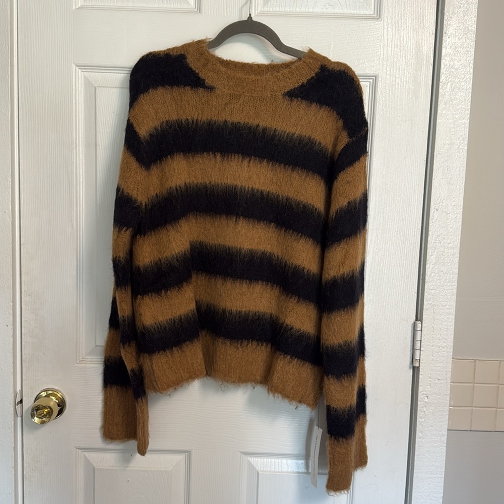 NWT Reformation Jude Brushed Alpaca Crew - Picture 3 of 5